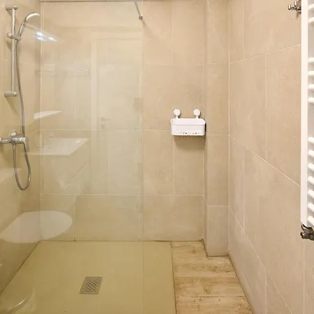 Tropicana - Infinity Pool & Lägenhet