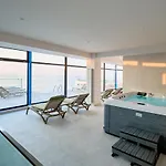 Northbay In Infinity Pool & Apartment Navodari