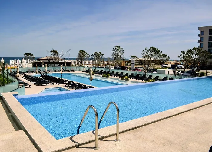 Northbay - Infinity Pool & Apartment