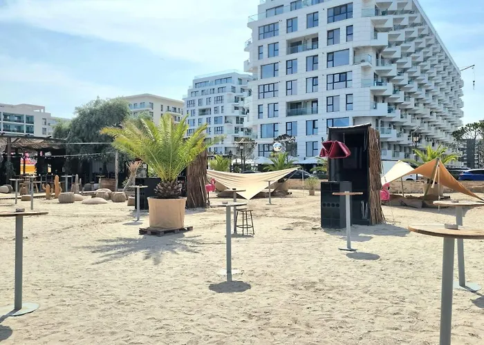 Northbay - Infinity Pool & Apartment Năvodari