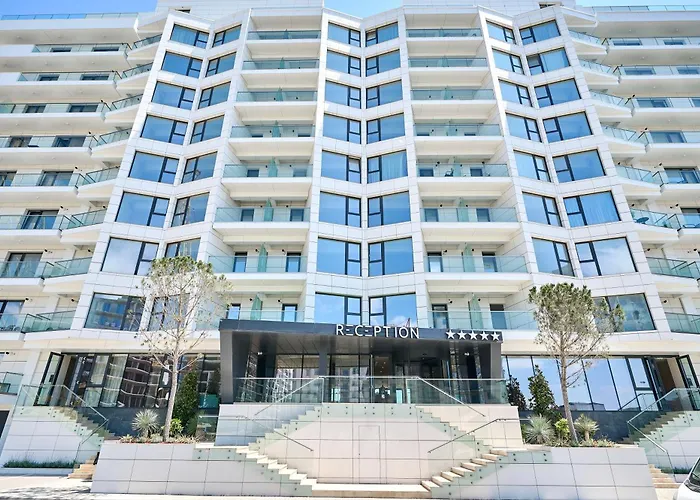 Northbay - Infinity Pool & Apartment Năvodari