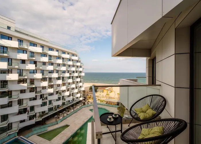 Northbay - Infinity Pool & Năvodari